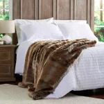 Lavish Home Oversized Amber Brown Faux Marten Sable Reversible Throw Blanket thumbnail 3