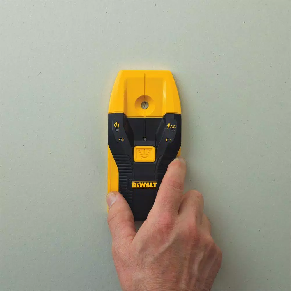 DEWALT 3/4 in. Center Sensor Stud Finder and 20 oz. Hammer Bundle