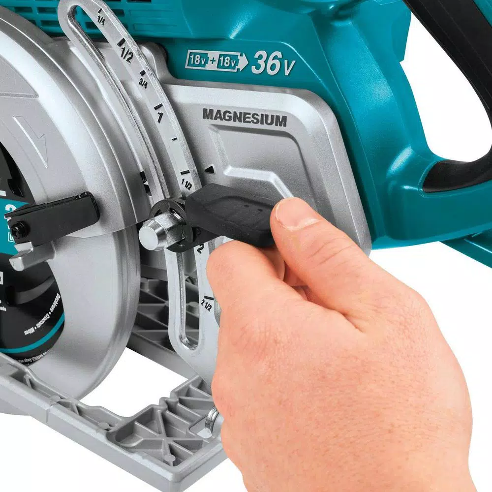 Makita 18V X2 LXT Brushless 7-1/4 in. Rear Handle Circular Saw Kit with (2) 5.0 Ah Batteries & Charger