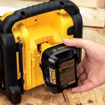 DEWALT 20V MAX Compact Corded/Cordless Worksite Radio with USB Charging Port thumbnail 13
