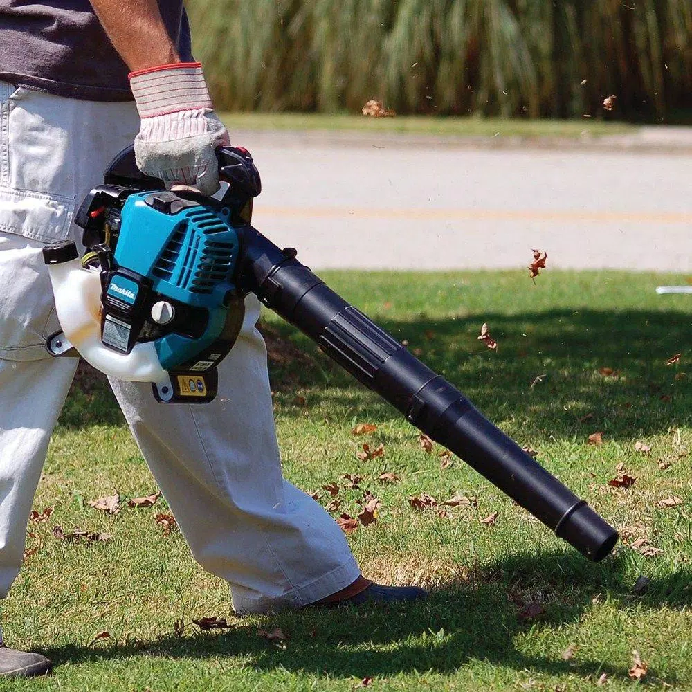 Makita 24.5cc 4-Stroke Gas Handheld Leaf Blower, 145 MPH, 356 CFM