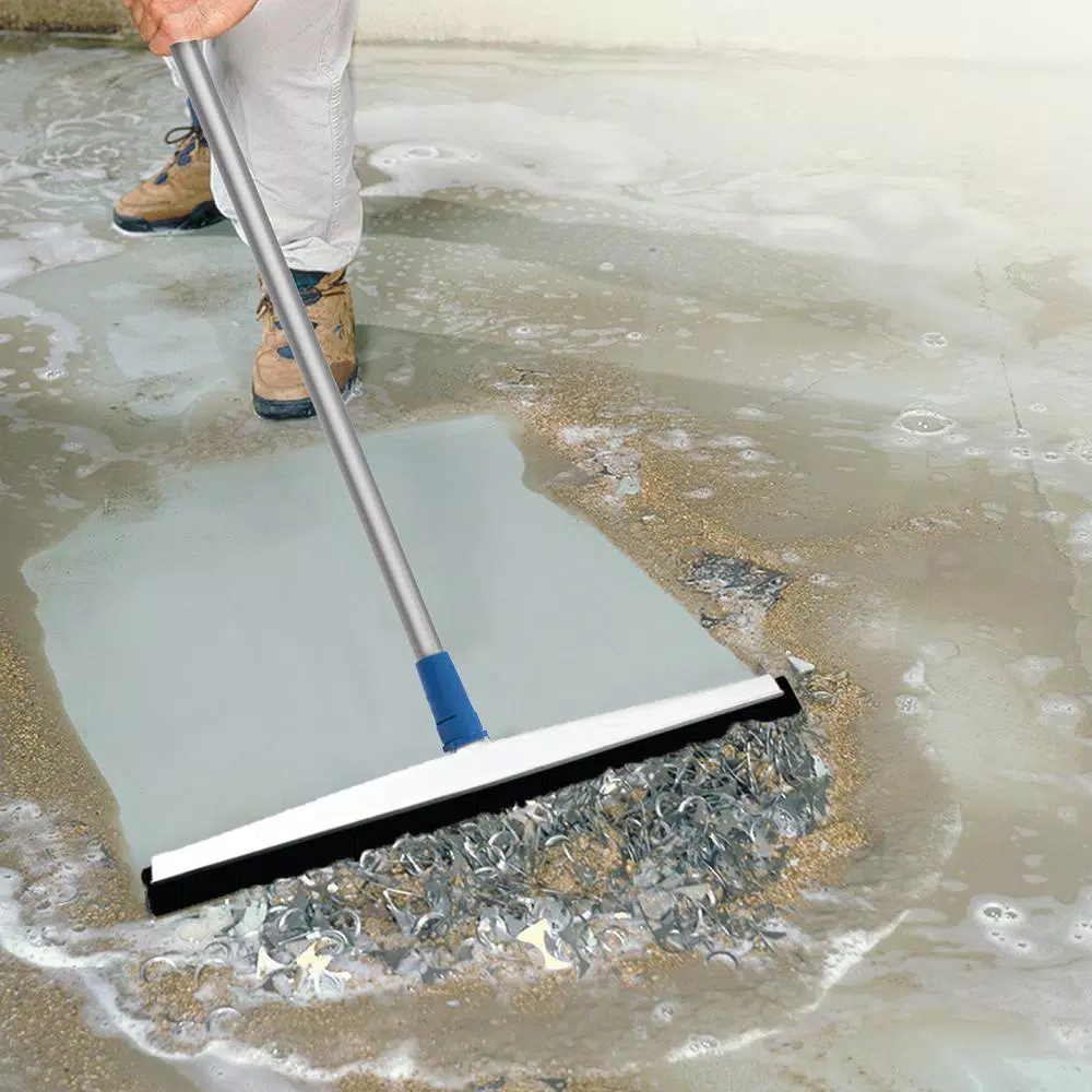 Unger 22 in. Foam Rubber Floor Squeegee with Lightweight Plastic Base, Threaded Connection