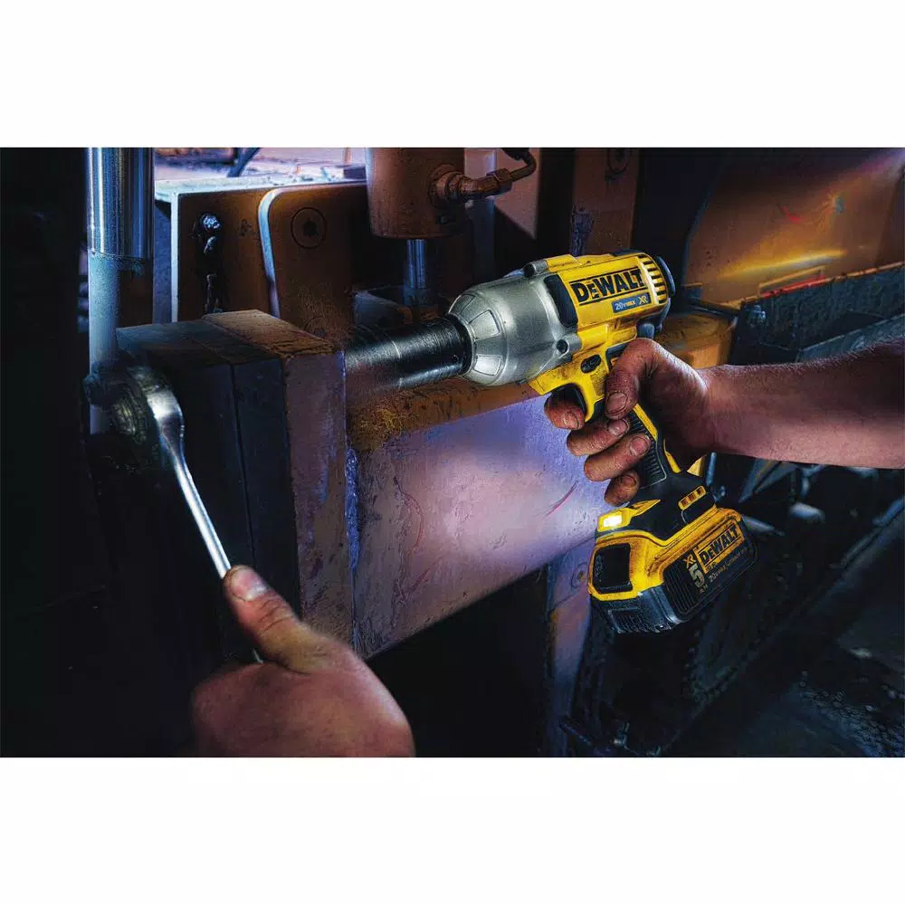 DEWALT 20V MAX XR Cordless Brushless 1/2 in. High Torque Impact Wrench Kit with 4.0 Ah Battery