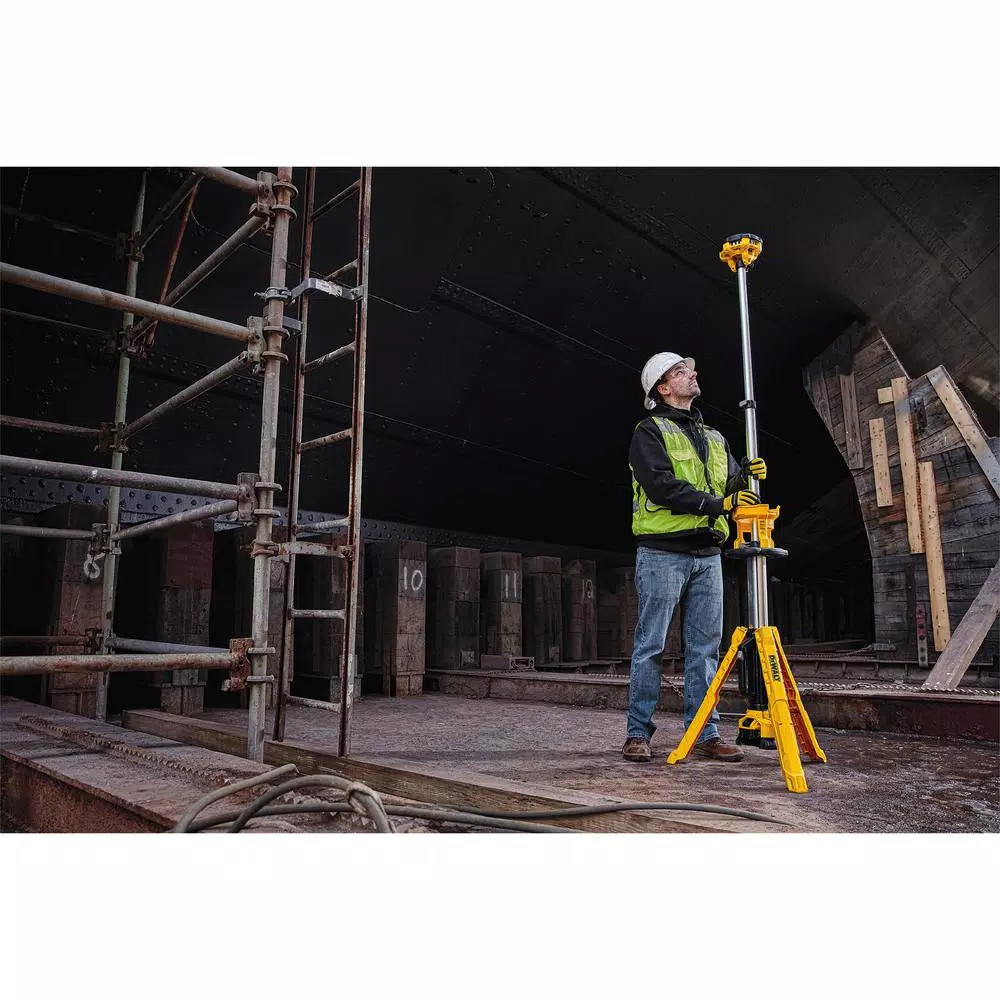 DEWALT 20V MAX 3000-Lumen Cordless LED Tripod Work Light with 4.0Ah Battery
