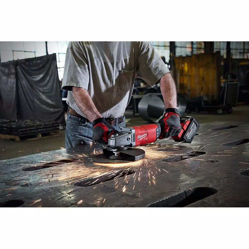 Milwaukee M18 FUEL 7-9 in. Large Angle Grinder & 4.5-5 in. Grinder Combo Kit
