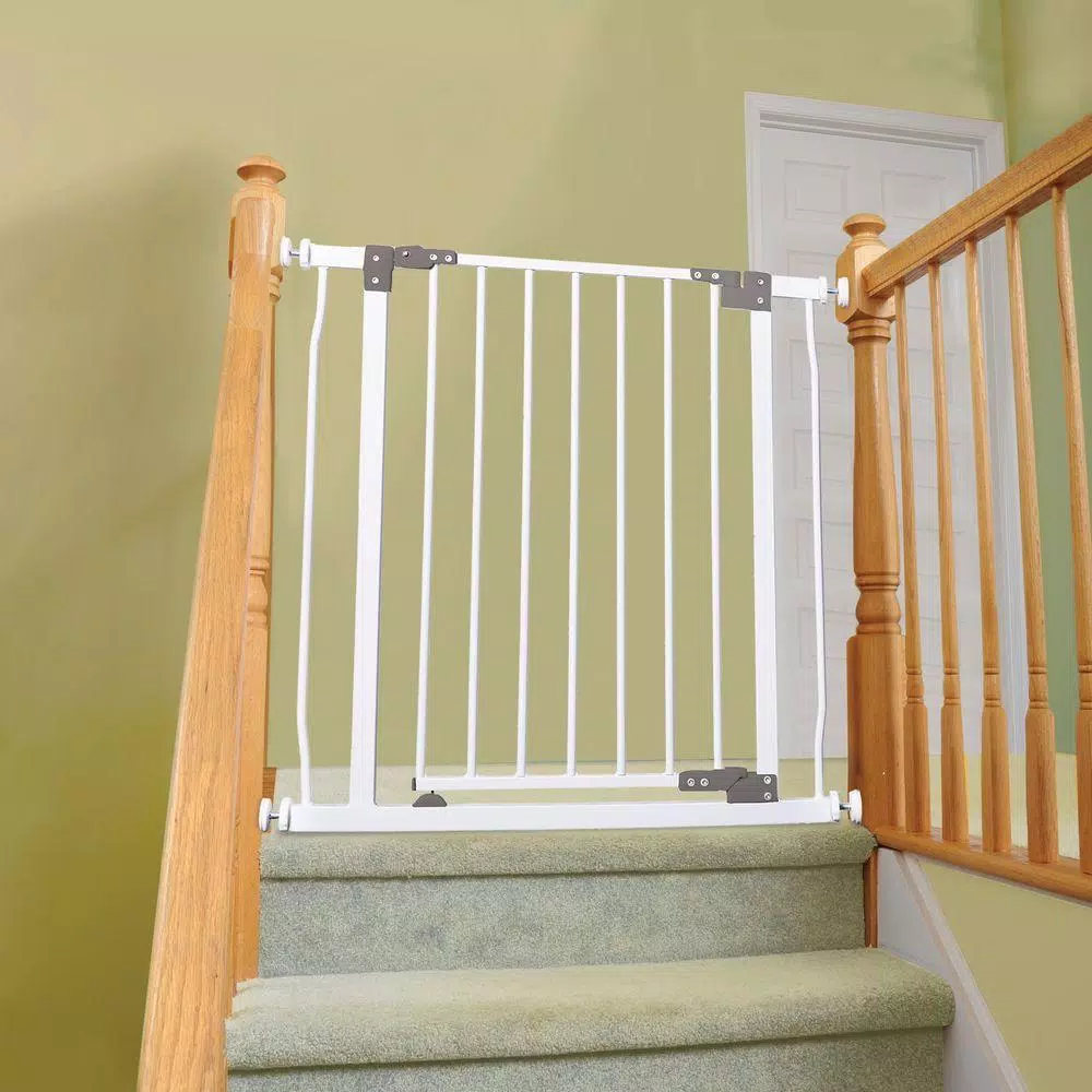Dreambaby Liberty Auto-Close Pressure Mounted Security Gate, 30 in. H, White