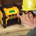 DEWALT 20V MAX Compact Corded/Cordless Worksite Radio with USB Charging Port thumbnail 12
