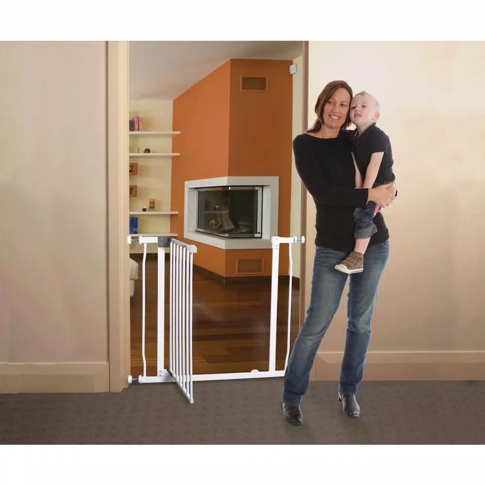 Dreambaby Liberty Auto-Close Pressure Mounted Security Gate, 30 in. H, White