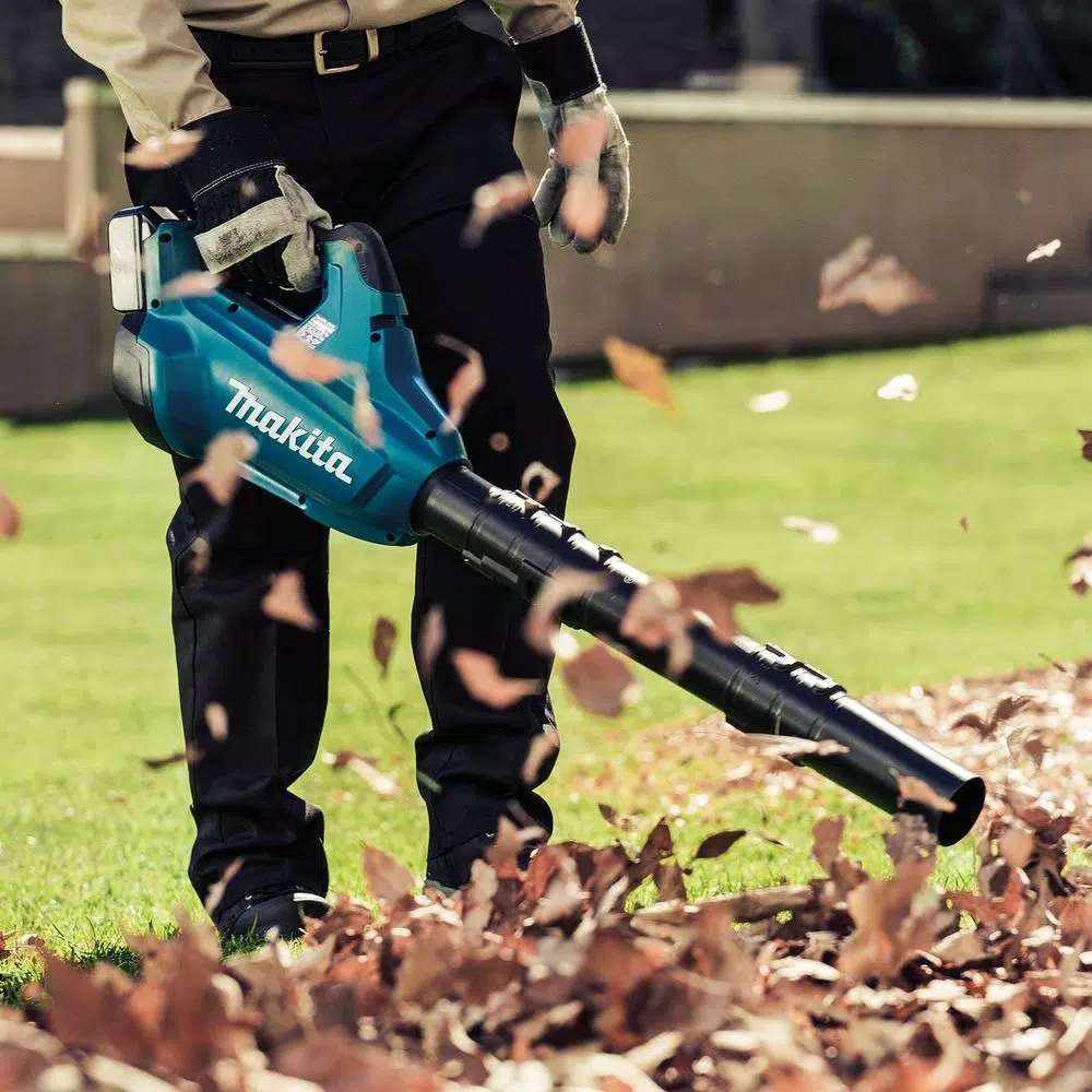 Makita 36V (18V x2) LXT Brushless Cordless Handheld Leaf Blower with Flat End Nozzle