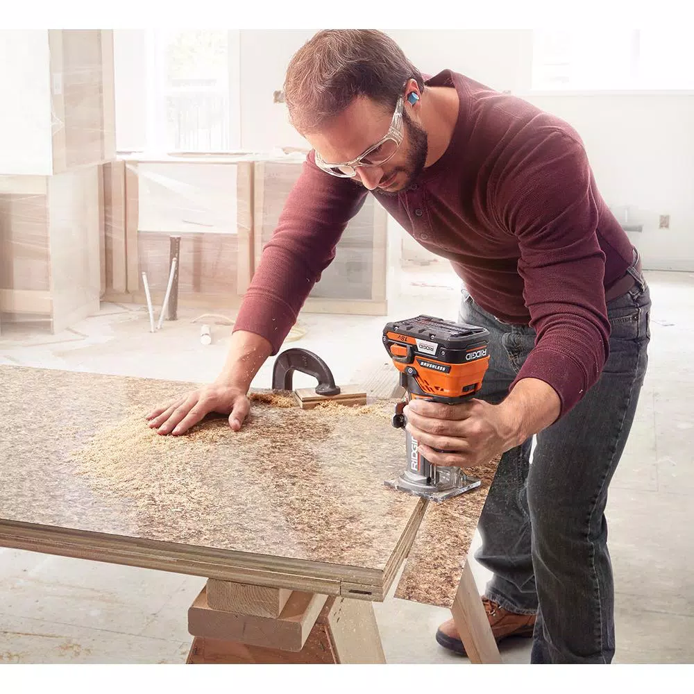 RIDGID 18V Cordless Brushless 1/4 in. Compact Router with 1.5 Ah Lithium-Ion Battery