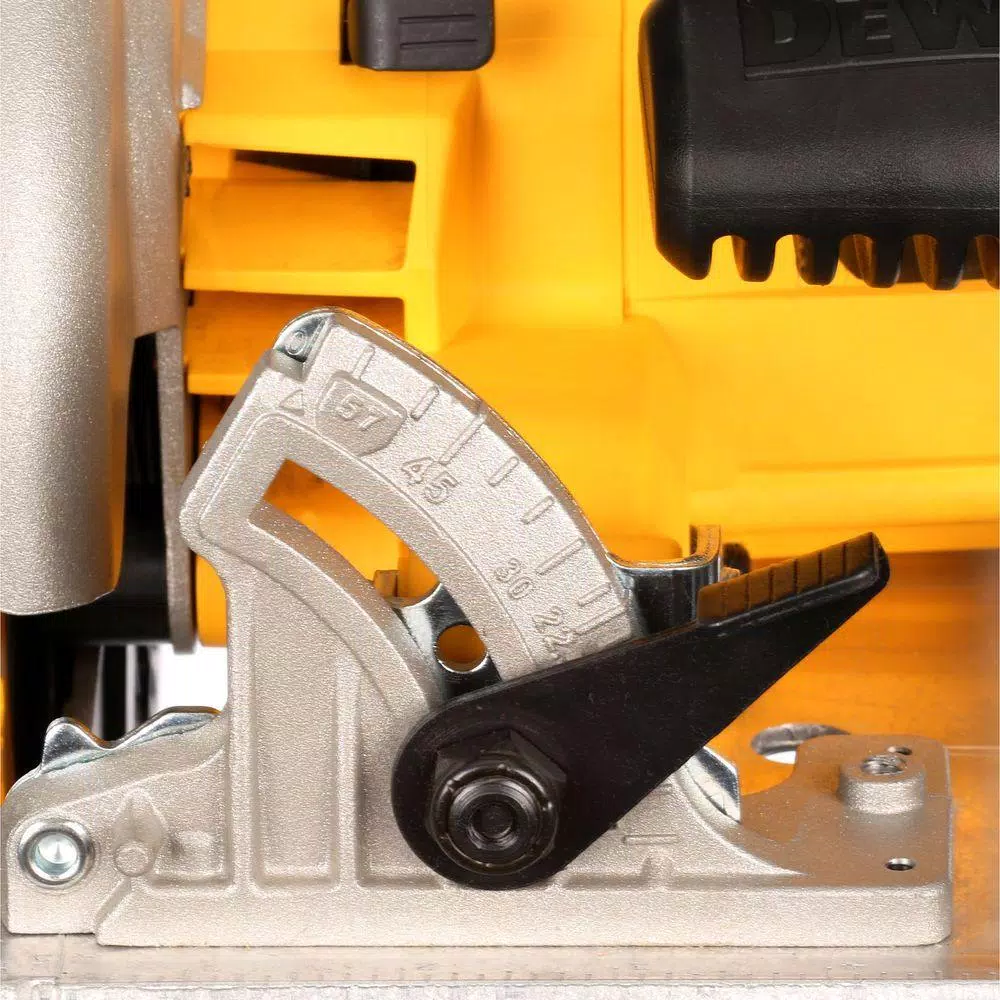 DEWALT 15 Amp 7-1/4 in. Lightweight Corded Circular Saw