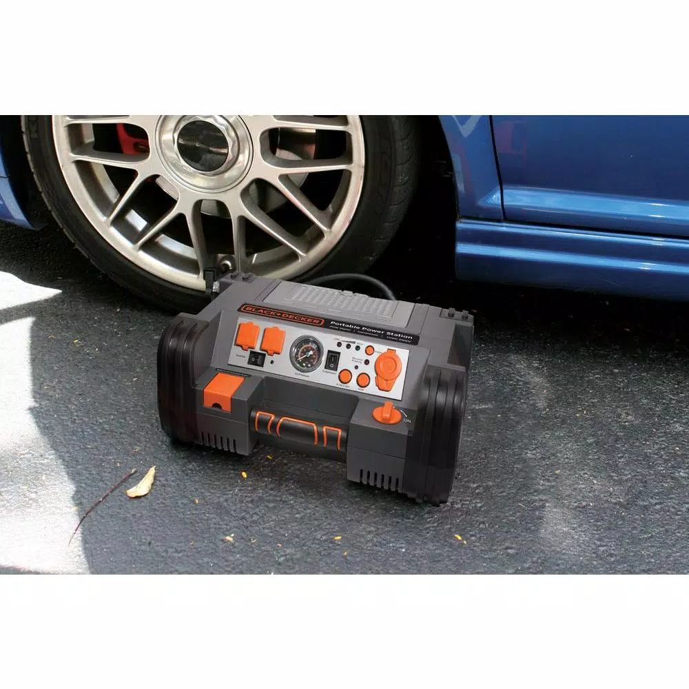 BLACK+DECKER 500-Watt Portable Power Station with 900 Peak Amp Jump Starter and 120 PSI Air Compressor