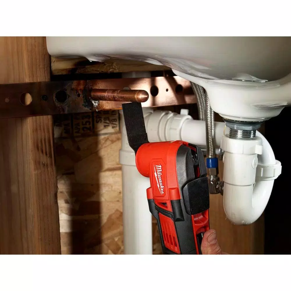 Milwaukee M18 18V Lithium-Ion Cordless Oscillating Multi-Tool Starter Kit with 5.0Ah Battery and Charger