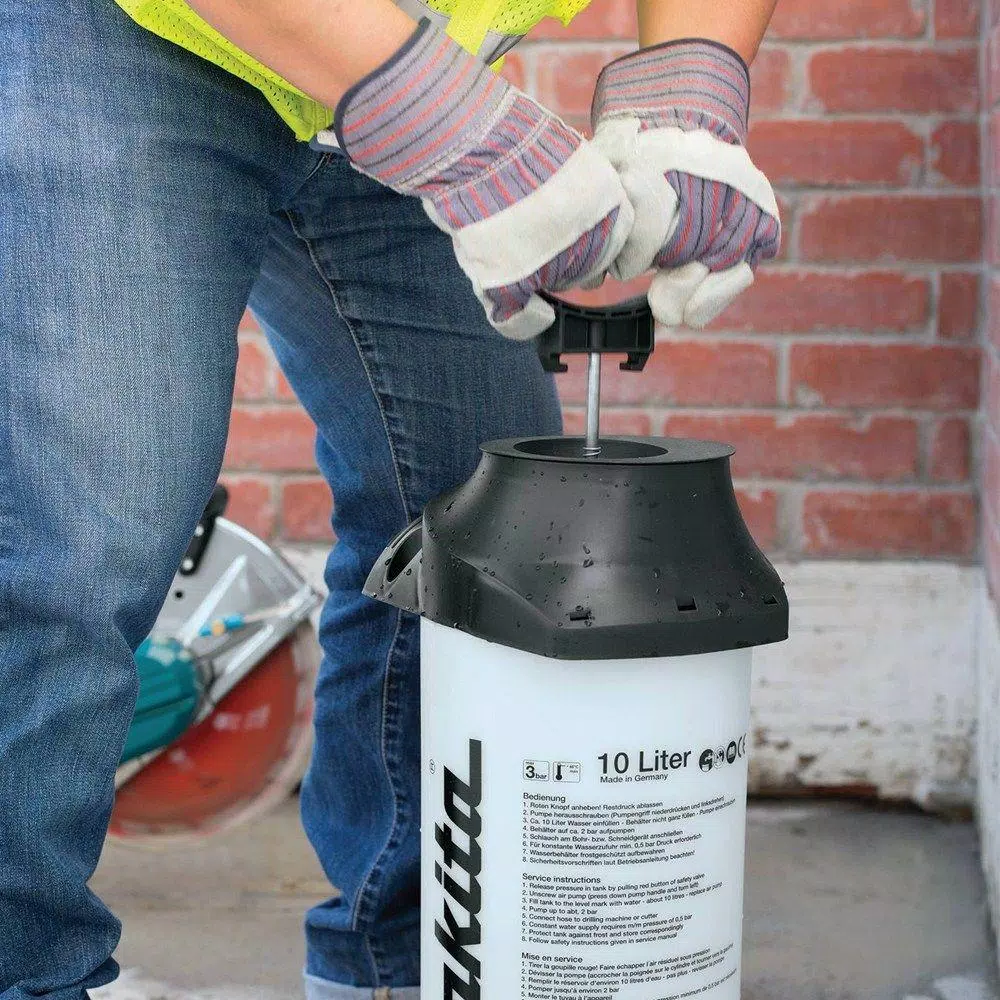 Makita 2.6 Gal. Pressurized Water Tank for Masonry Saws and Gas Power Cutters