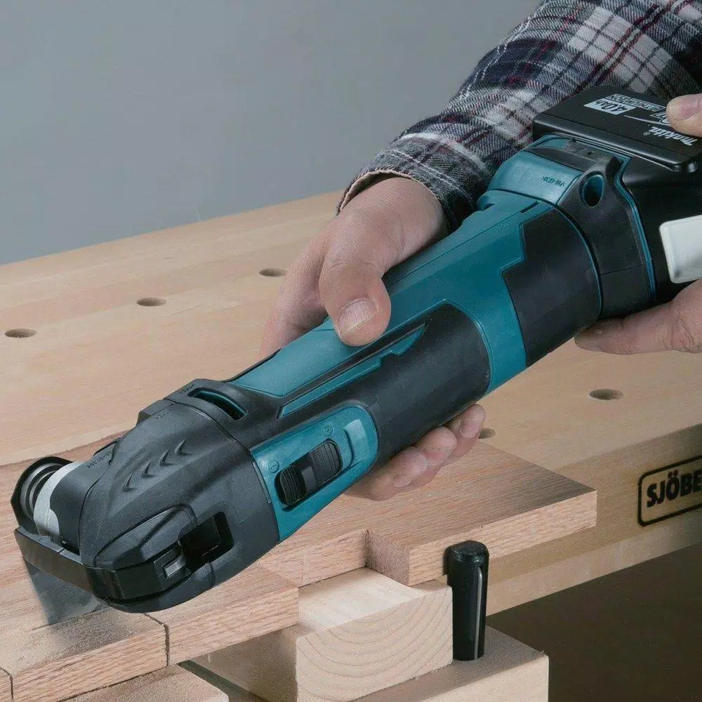 Makita 18V LXT Cordless Variable Speed Oscillating Multi-Tool (Tool-Only)