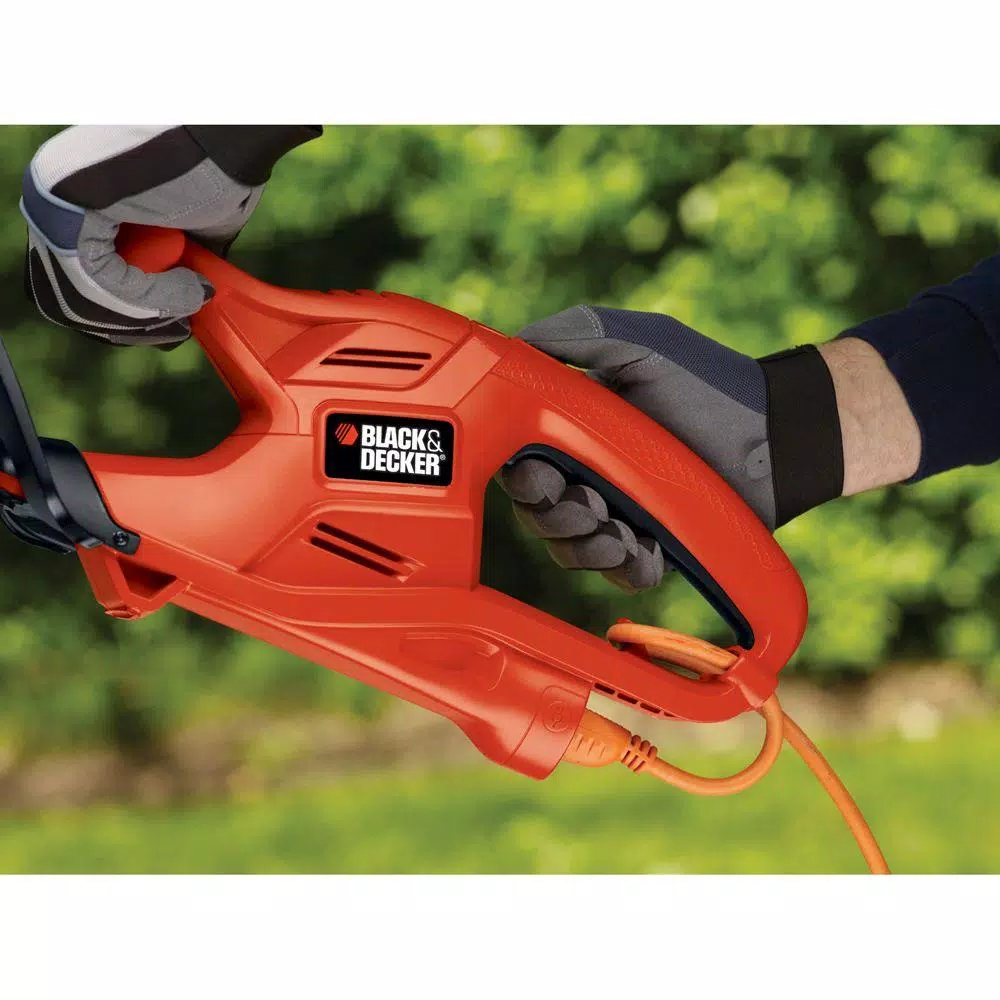 BLACK+DECKER BLACK & DECKER TR117 17 in. Corded Electric Hedge Trimmer, 3.2 Amp