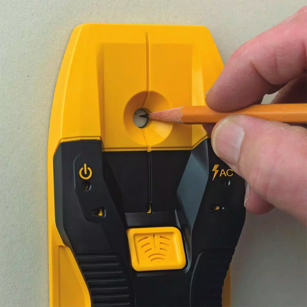 DEWALT 3/4 in. Center Sensor Stud Finder and 20 oz. Hammer Bundle