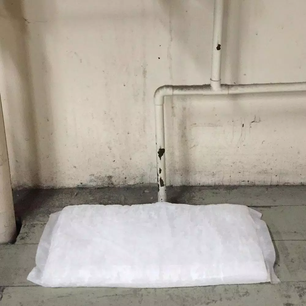 Unbranded Barrier Mats 24 in. x 24 in. Absorbent Pads, White (Box of 100)