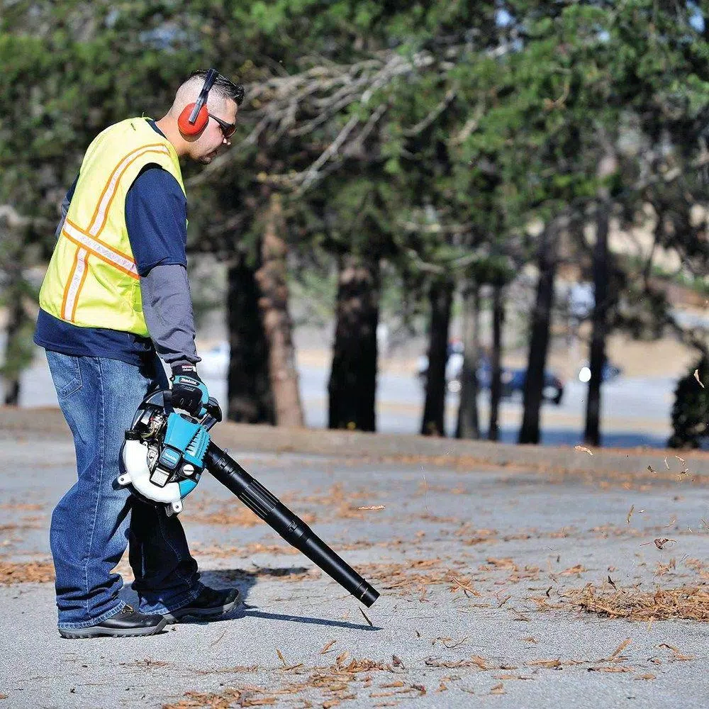 Makita 24.5cc 4-Stroke Gas Handheld Leaf Blower, 145 MPH, 356 CFM
