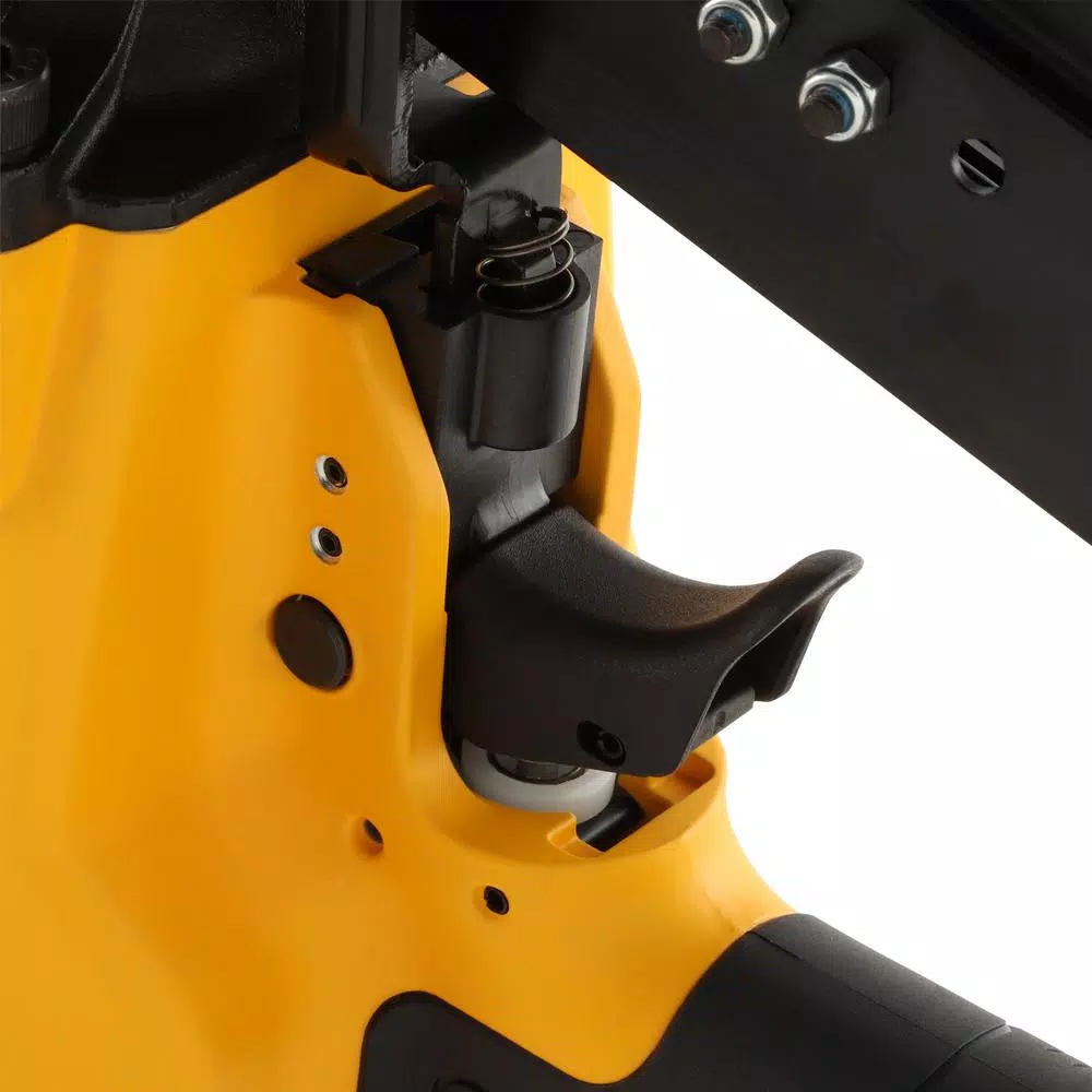 DEWALT DWHS 21-Degree Pneumatic Collated Framing Nailer with 2000-Pack Bonus 3 in. Metal Nails