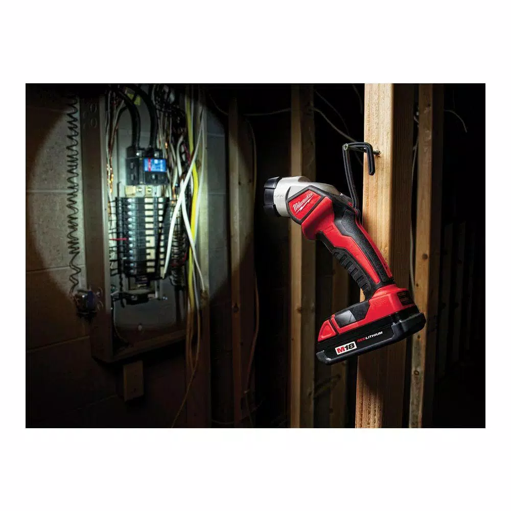 Milwaukee M18 18V Lithium-Ion Cordless 160 Lumen LED Work Light (Tool-Only)