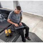 DEWALT DXAEPI1000 1000-Watt Professional Power Inverter with LCD Display thumbnail 3
