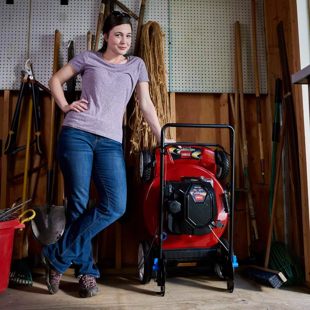 Toro Recycler 22 in. SmartStow Gas Walk Behind Push Mower with Briggs and Stratton Engine