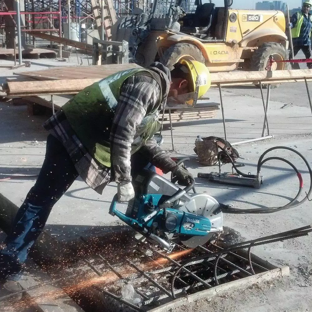 Makita 14 in. 76 cc 4-Stroke Gas Saw Bundle with HR2661 Rotary Hammer & HEPA Dust Extractor