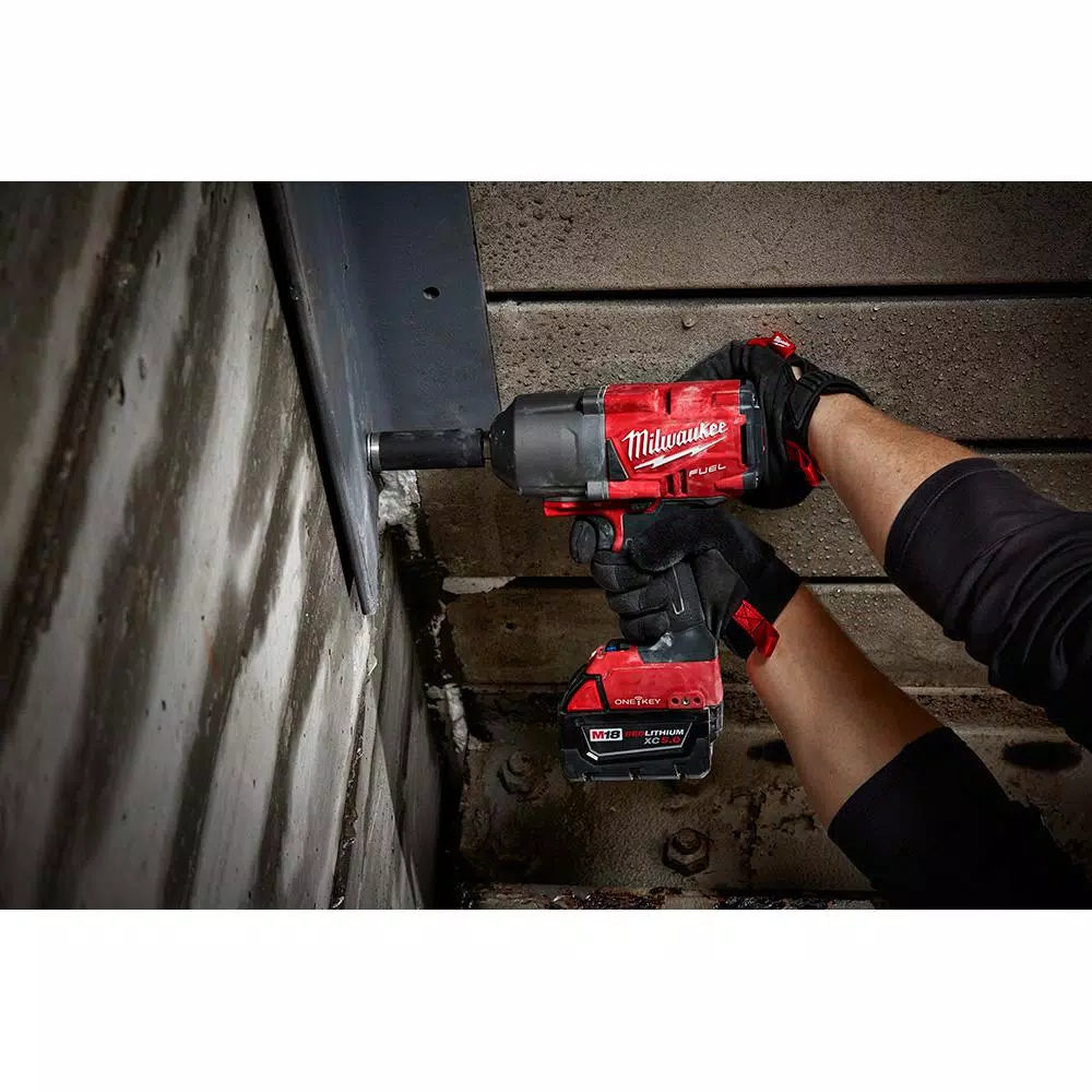 Milwaukee M18 FUEL ONE-KEY 3/4 in. High Torque Impact Wrench with 5.0 Ah Battery