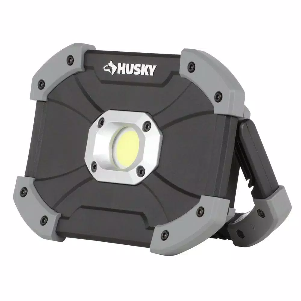 Husky 700 Lumens LED Utility Light with 180° Foldable Handle - Black