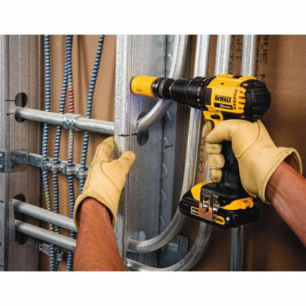 DEWALT 20V MAX Cordless 4-Tool Combo Kit with (2) Batteries and Charger