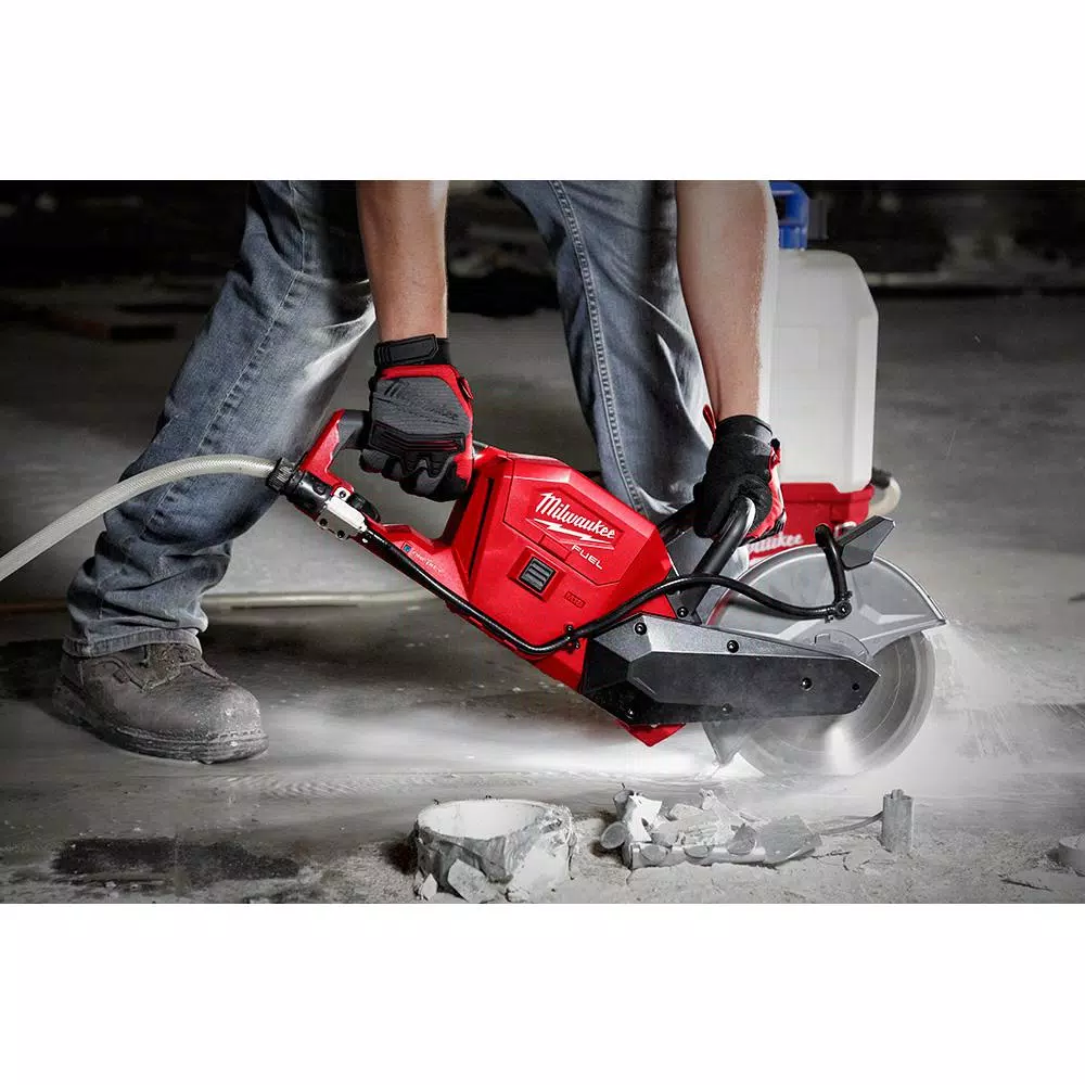 Milwaukee M18 FUEL 9 in. Cut Off Saw with ONE-KEY & M18 SWITCH TANK 4 Gal. Backpack Water Supply Kit