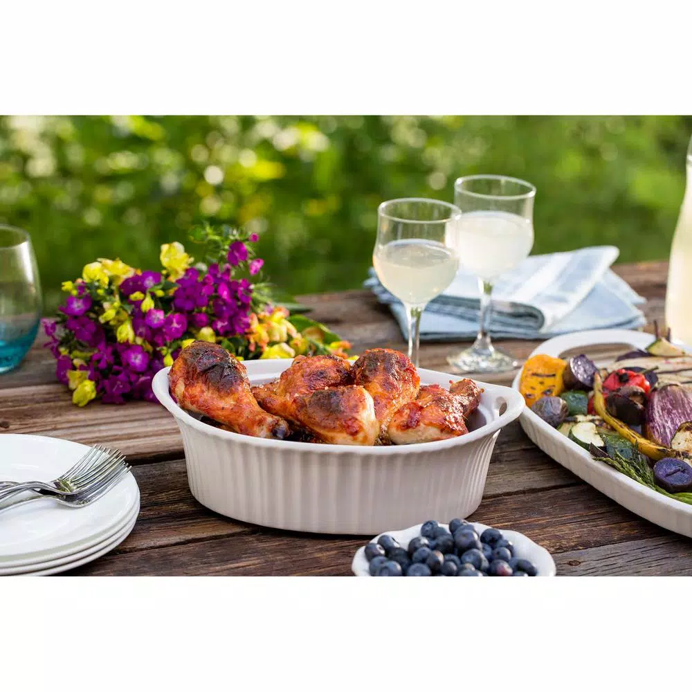 Corningware French White 1.5-Qt Oval Ceramic Casserole Dish with Glass Lid