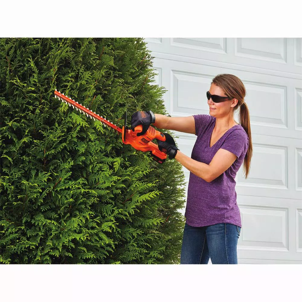 BLACK+DECKER 20V MAX 18 in. Cordless Lithium-Ion Hedge Trimmer with 1.5 Ah Battery and Charger