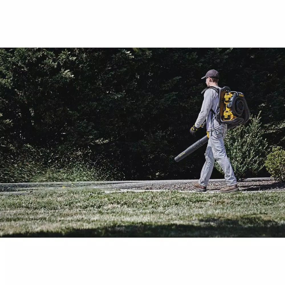 DEWALT 40V MAX Cordless Backpack Blower, 450 CFM, 142 MPH, Includes 7.5 Ah Battery and Charger