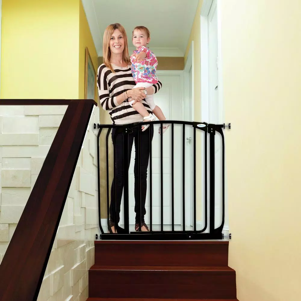 Dreambaby Chelsea Auto-Close Security Gate with Extensions, 29.5 in. H, Black
