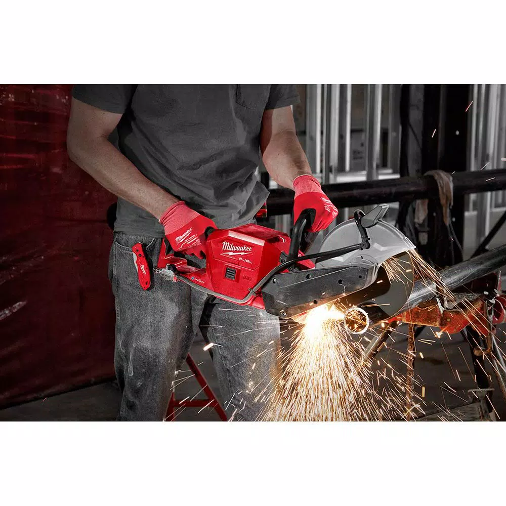 Milwaukee M18 FUEL 9 in. Cut Off Saw Kit with ONE-KEY and M18 SWITCH TANK Water Supply Kit