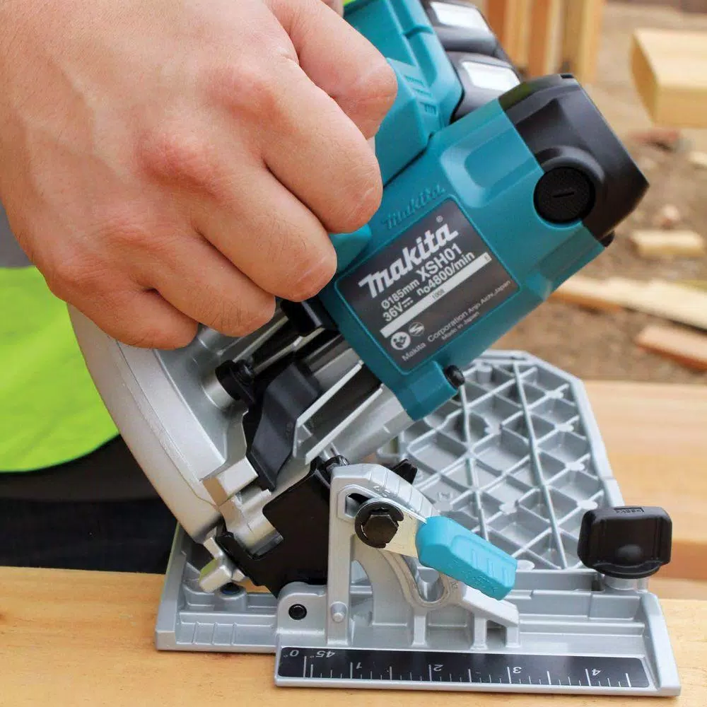 Makita 18V X2 LXT Lithium-Ion (36V) 7-1/4 in. Cordless Circular Saw, Tool Only
