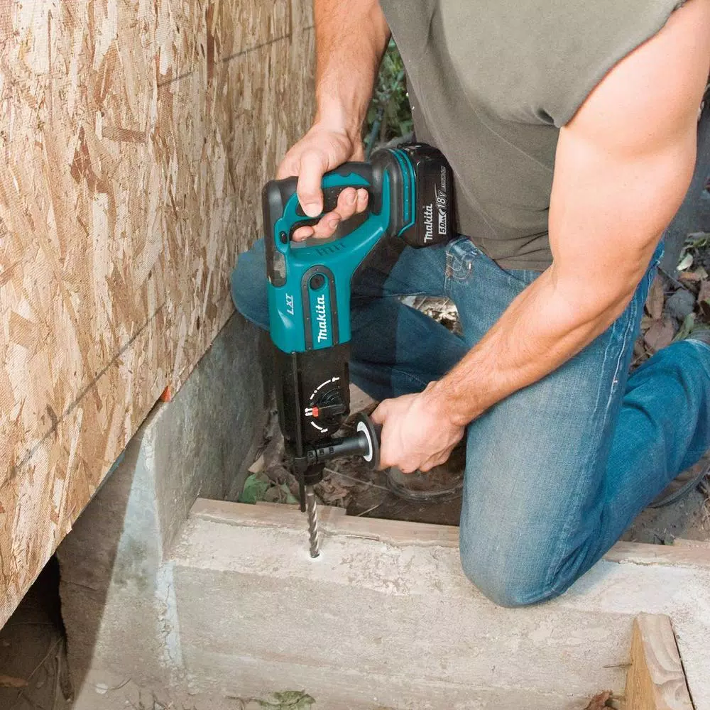 Makita 18V LXT Cordless SDS-Plus Rotary Hammer Drill Kit w/ (2) 5.0Ah Batteries & Charger