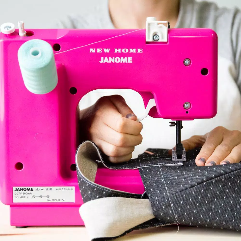 Janome Fastlane Compact 10-Stitch Sewing Machine