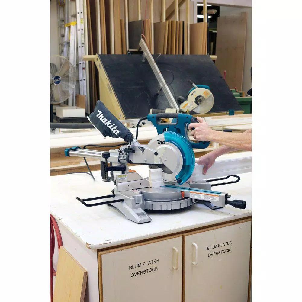 Makita 10 in. 13 Amp Sliding Compound Miter Saw