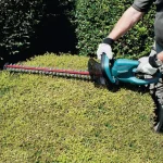 Makita 22 in. 4.8 Amp Corded Electric Hedge Trimmer, UH5570 thumbnail 6