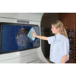 Rubbermaid Commercial Products HYGEN 16 in. Microfiber Glass Mirror Cloth, Blue (Case of 12) thumbnail 2