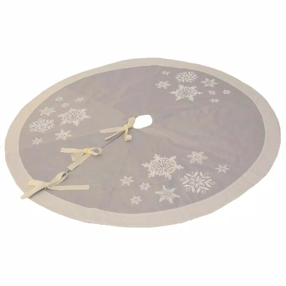 Manor Luxe Xia Home Fashions 56 in. Glistening Snow Christmas Tree Skirt, Silver