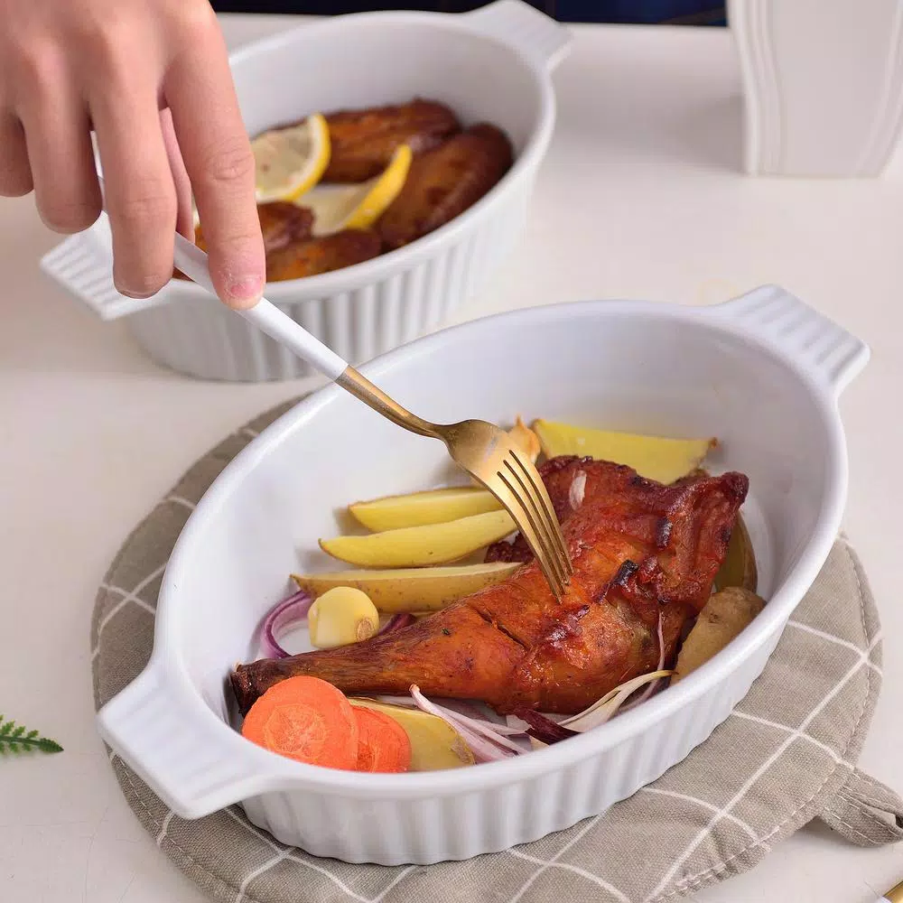 MALACASA 2-Piece White Oval Porcelain Bakeware Set - 9.5 in. and 11.25 in. Ceramic Baking Dishes