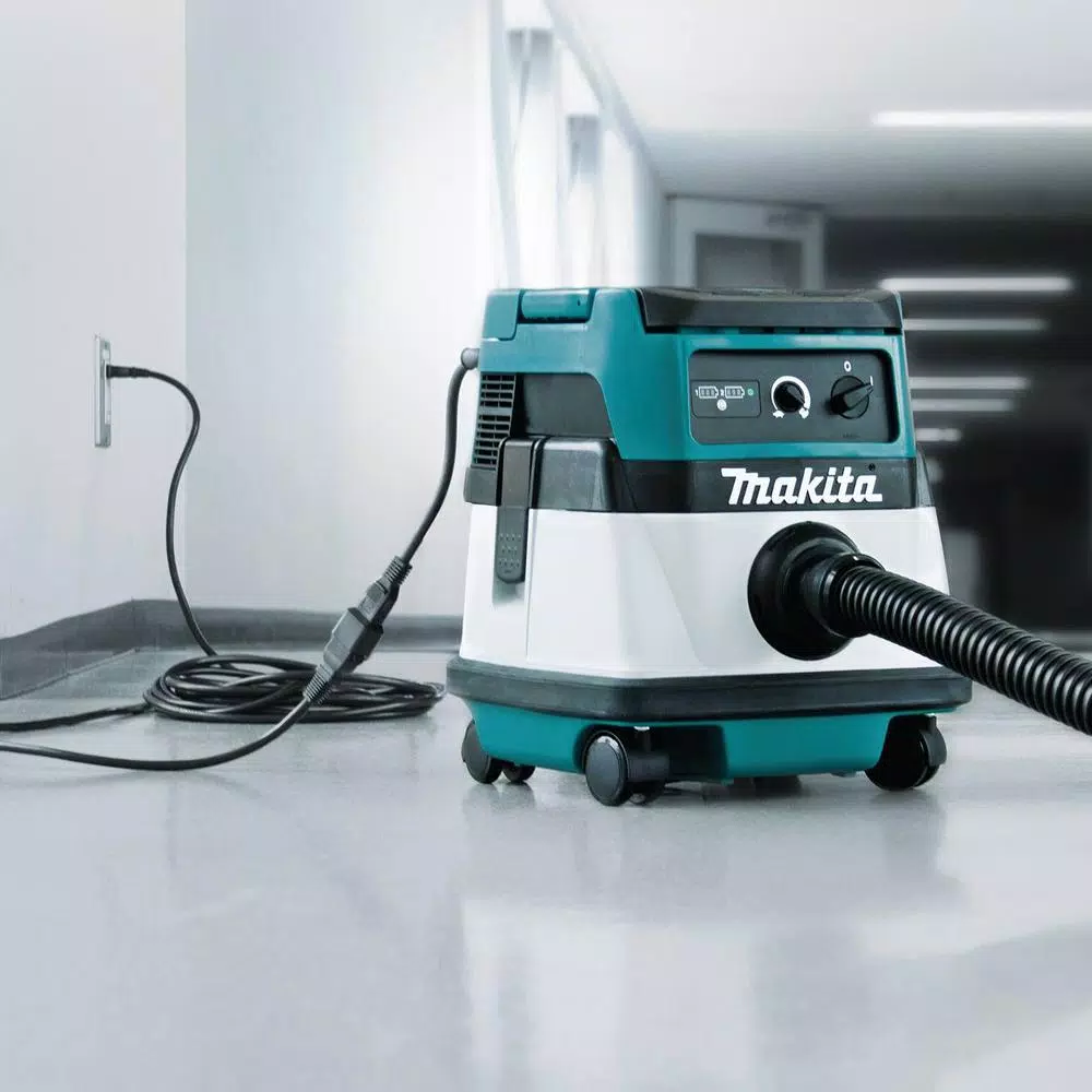 Makita 18V X2 LXT Cordless/Corded 2.1 Gallon Dry Vacuum (Tool Only)