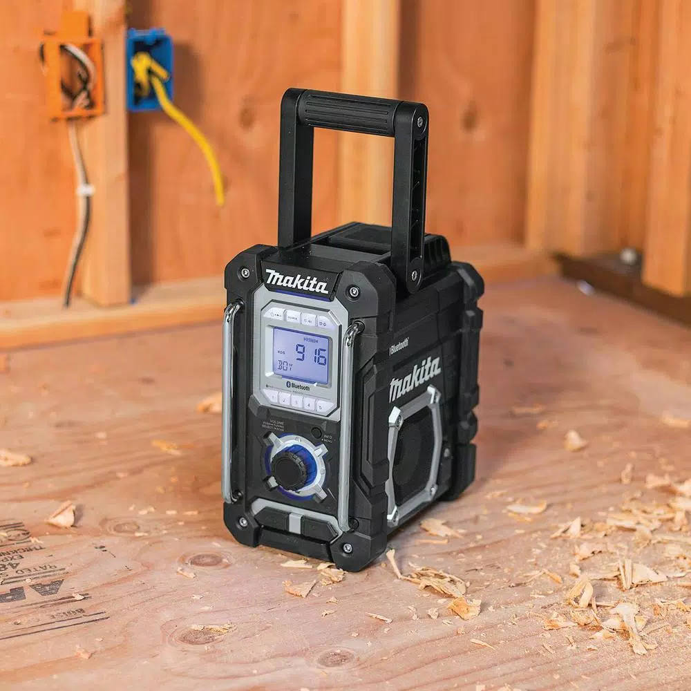 Makita 18V LXT Lithium-Ion Bluetooth Job Site Radio, Model XRM06B (Tool Only)