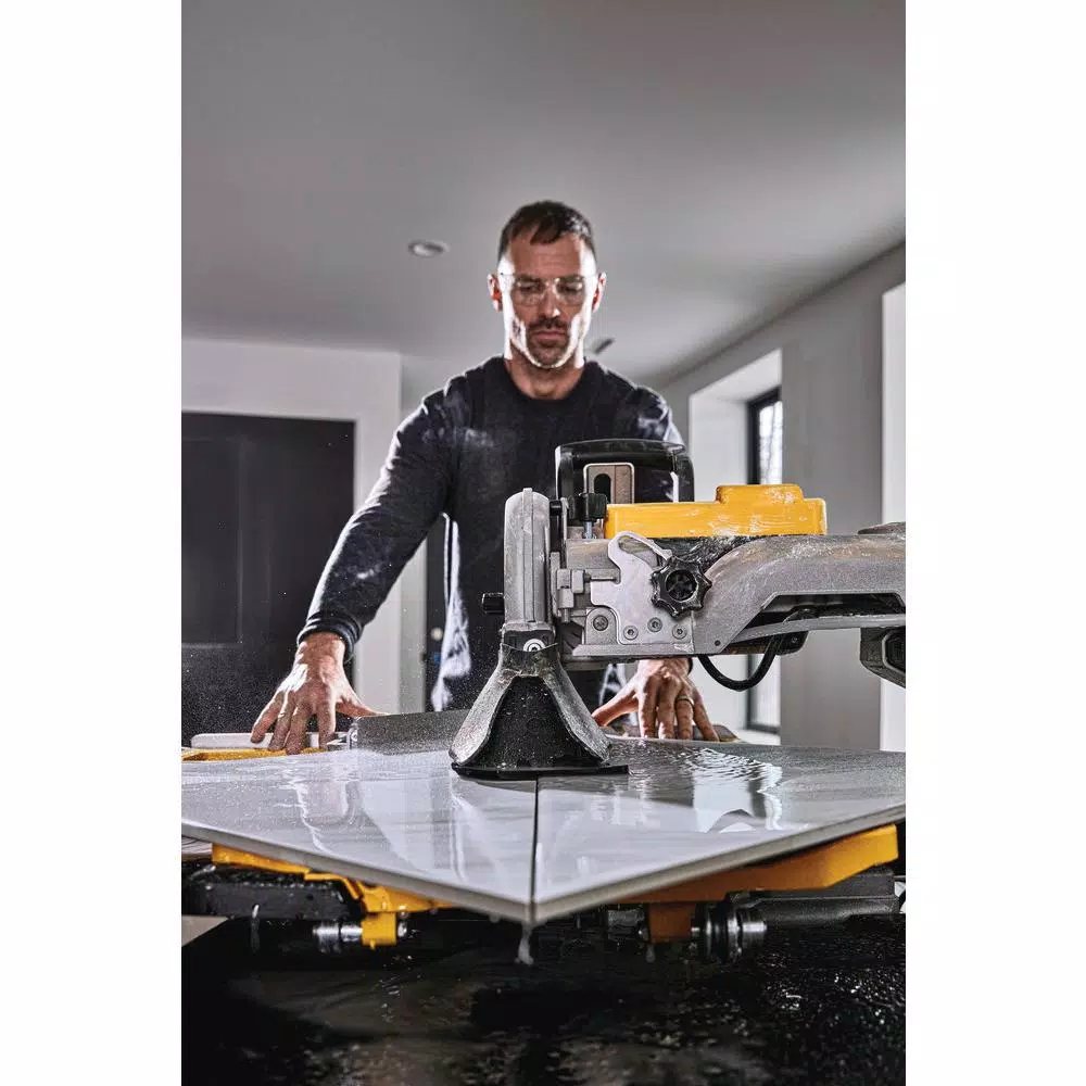 DEWALT 10 in. High Capacity Wet Tile Saw with Stand, 15 Amp Corded Specialty Saw