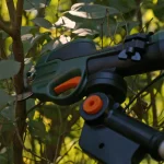 Scotts 7.2V Cordless Telescoping Pole Pruner with 2 Ah Battery and Charger thumbnail 6