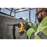 DEWALT 8.5 Amp 1-1/8 in. SDS Plus Corded Rotary Hammer Kit with Onboard Dust Extractor thumbnail 4